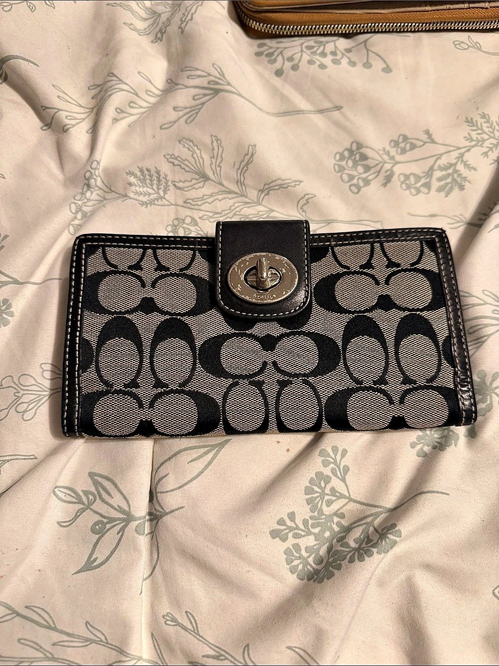 Coach Signature Soho Turnlock Wallet Black & Brown